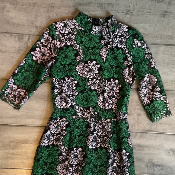 VILA Dresses & Skirts - VILA Lace Appliqué Green and lilac dress Size 6